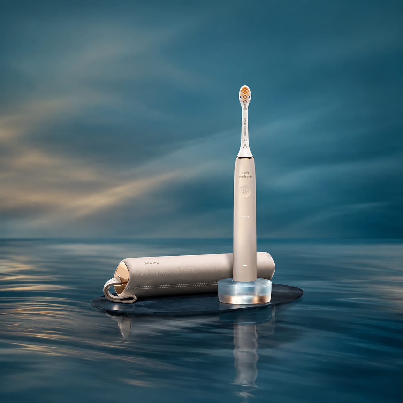 Philips Sonicare 9900 Prestige Champagne с футляром на цветном фоне