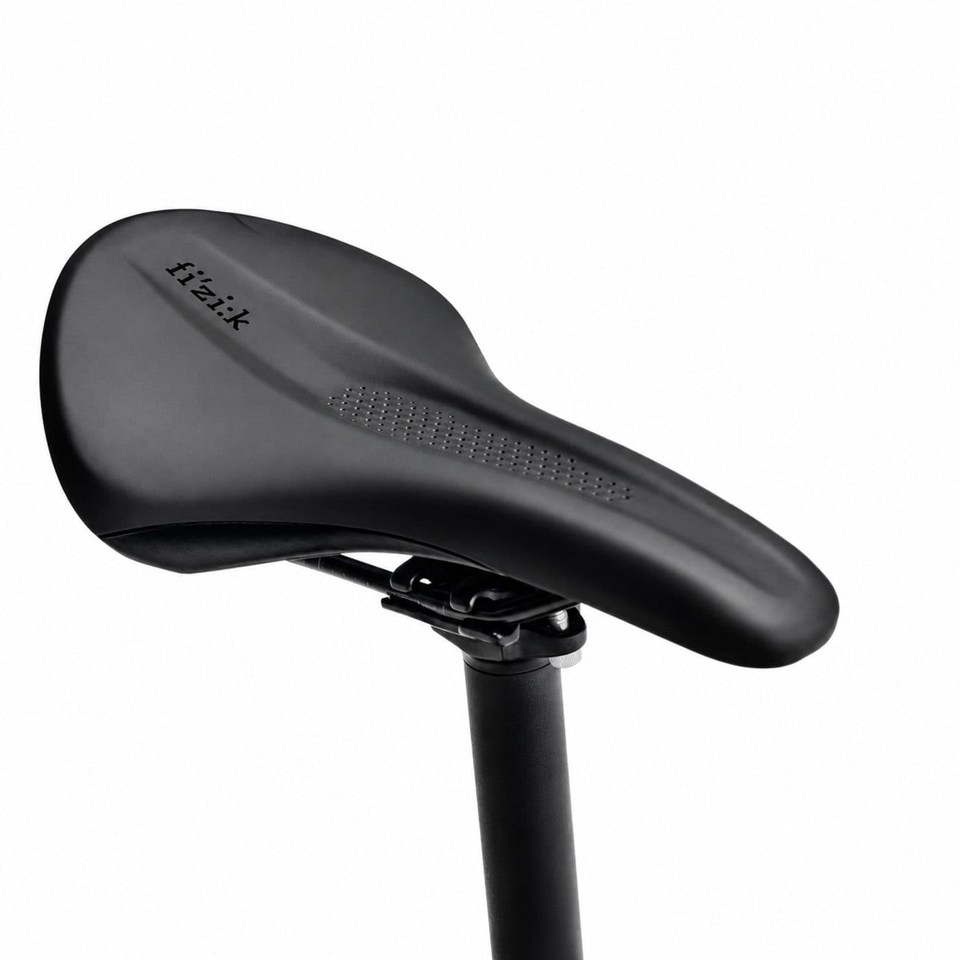 Седло Fizik Aliante на велотренажёре Wahoo KICKR BIKE PRO — крупный план
